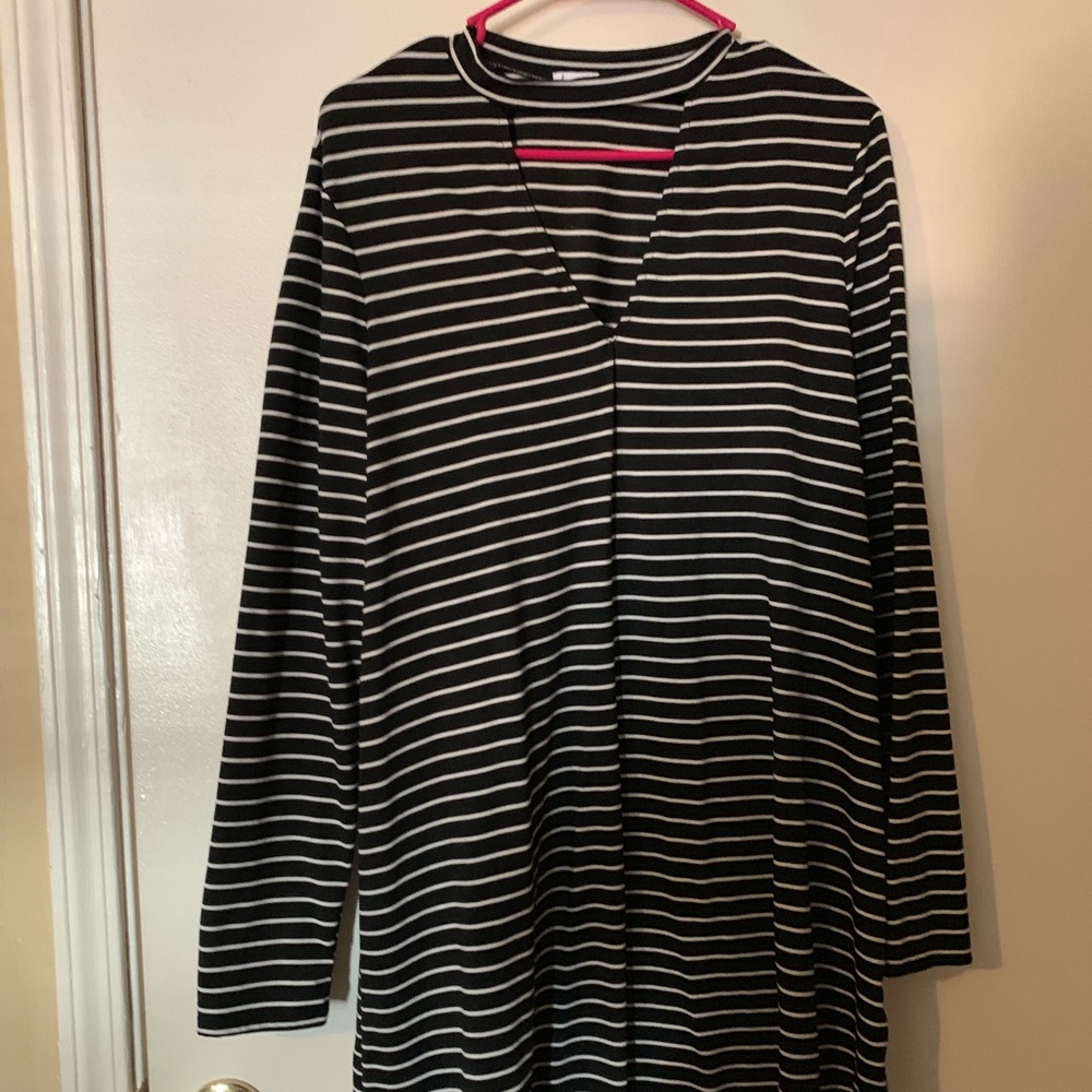 Love Fire Black and white choker dress with V neck